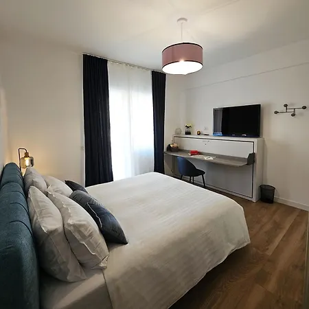 Alojamento de Acomodação e Pequeno-almoço Domus Teano Luxury
