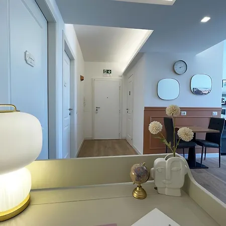 Domus Teano Luxury Alojamento de Acomodação e Pequeno-almoço *